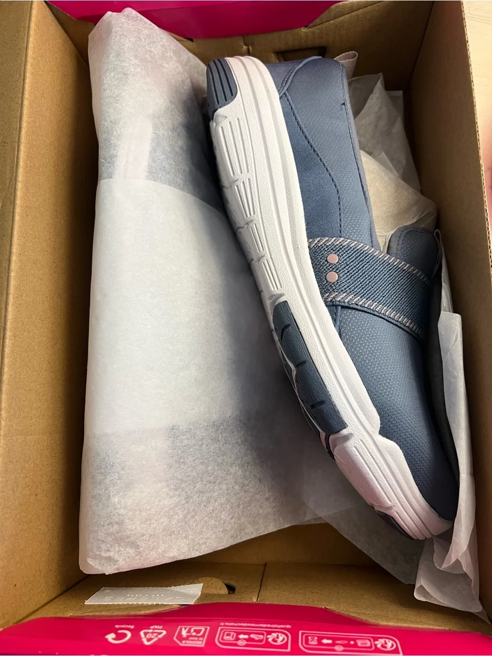 Women’s Slip-On Ryka Sneakers in Light Blue Slip on Size 7.5 New in Box